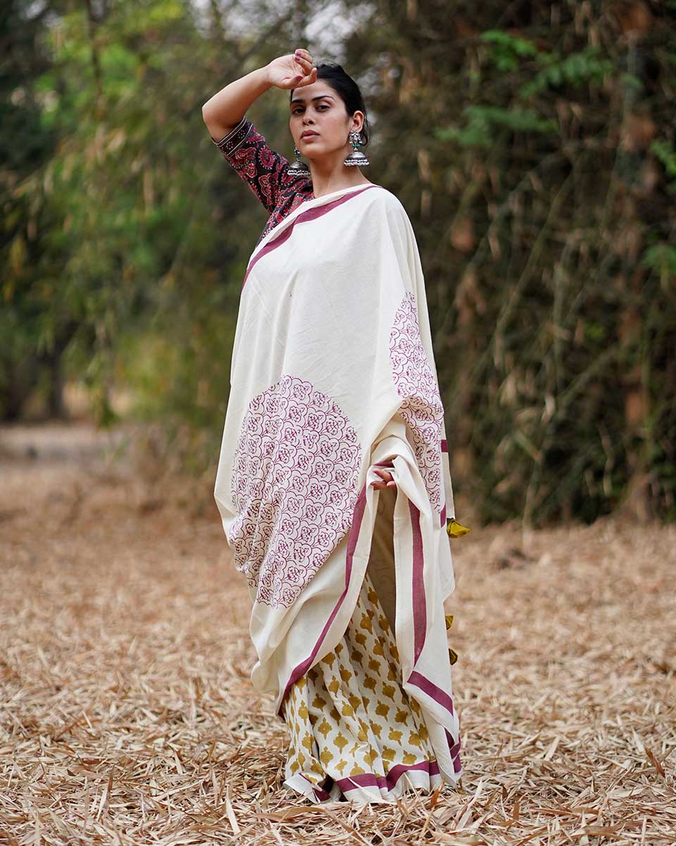 Sarees | Saree poses | Saree for farewell | Saree readymade | Saree draping | chidiyaa