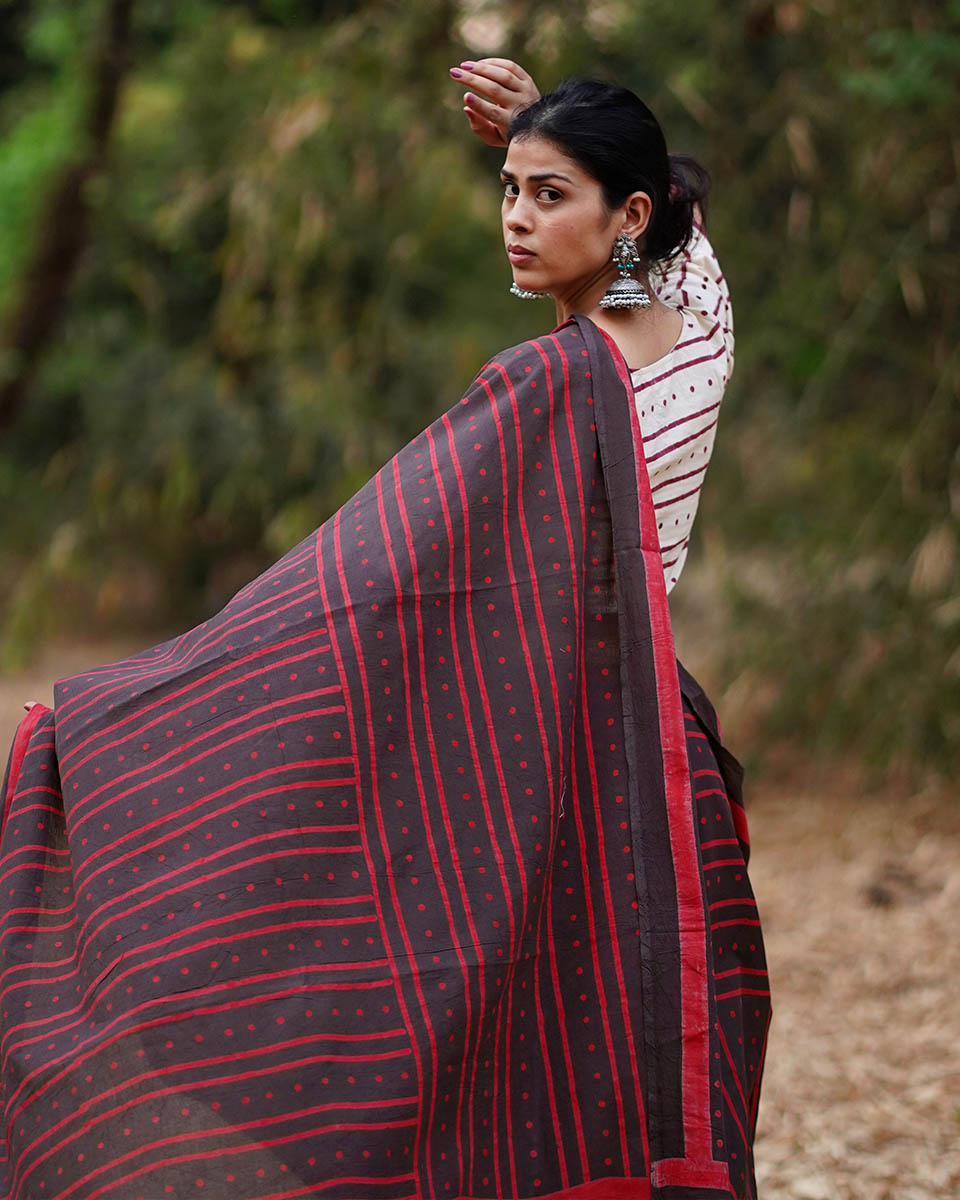 Sarees | Saree | Saree for wedding | saree poses | saree hairstyle | saree design | saree collection | Chidiyaa