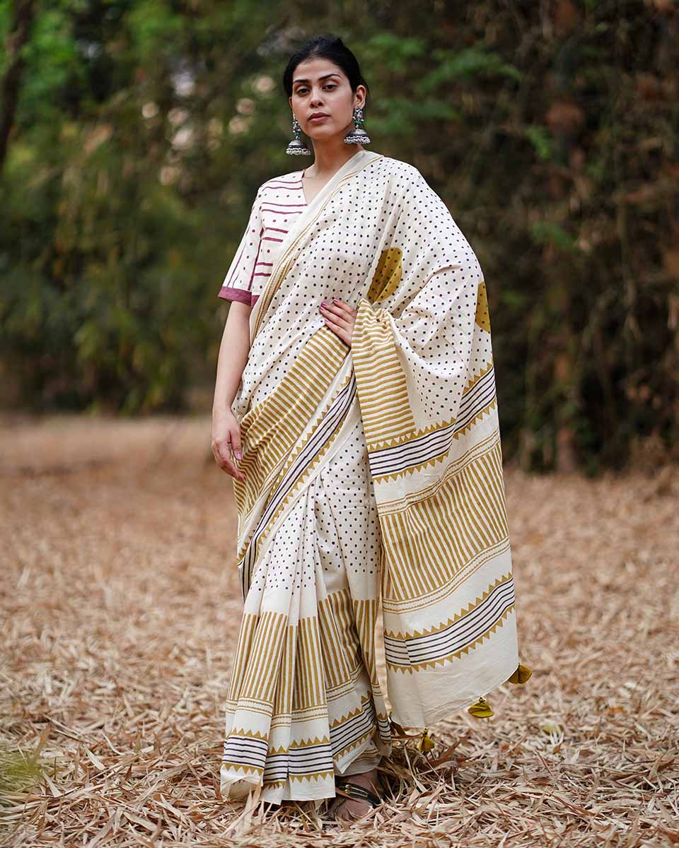 Saree poses | Saree for wedding | Saree for farewell | Saree design | Saree readymade | Chidiyaa