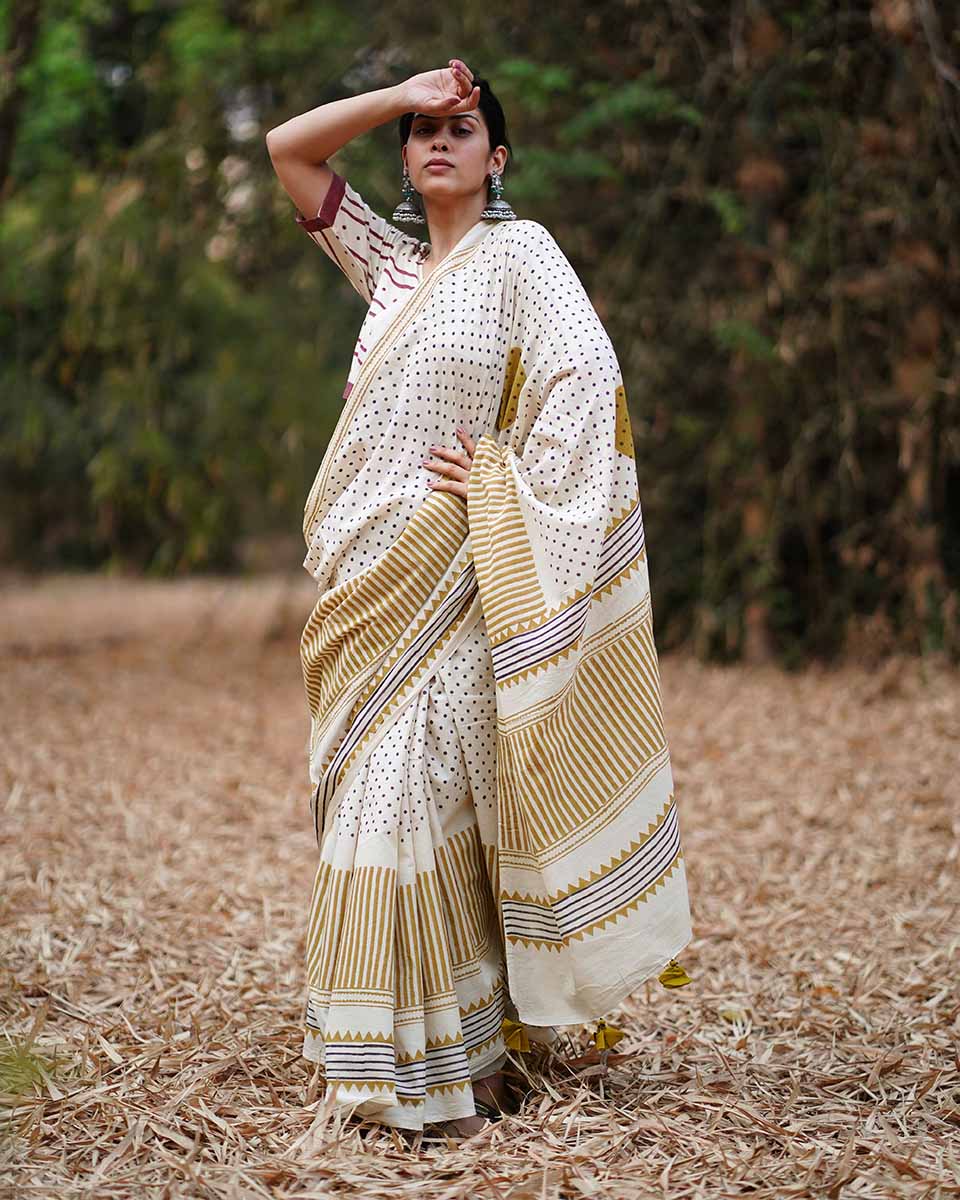 Sarees | Saree poses | Saree for wedding | Saree for farewell | Saree design | Saree readymade | Chidiyaa