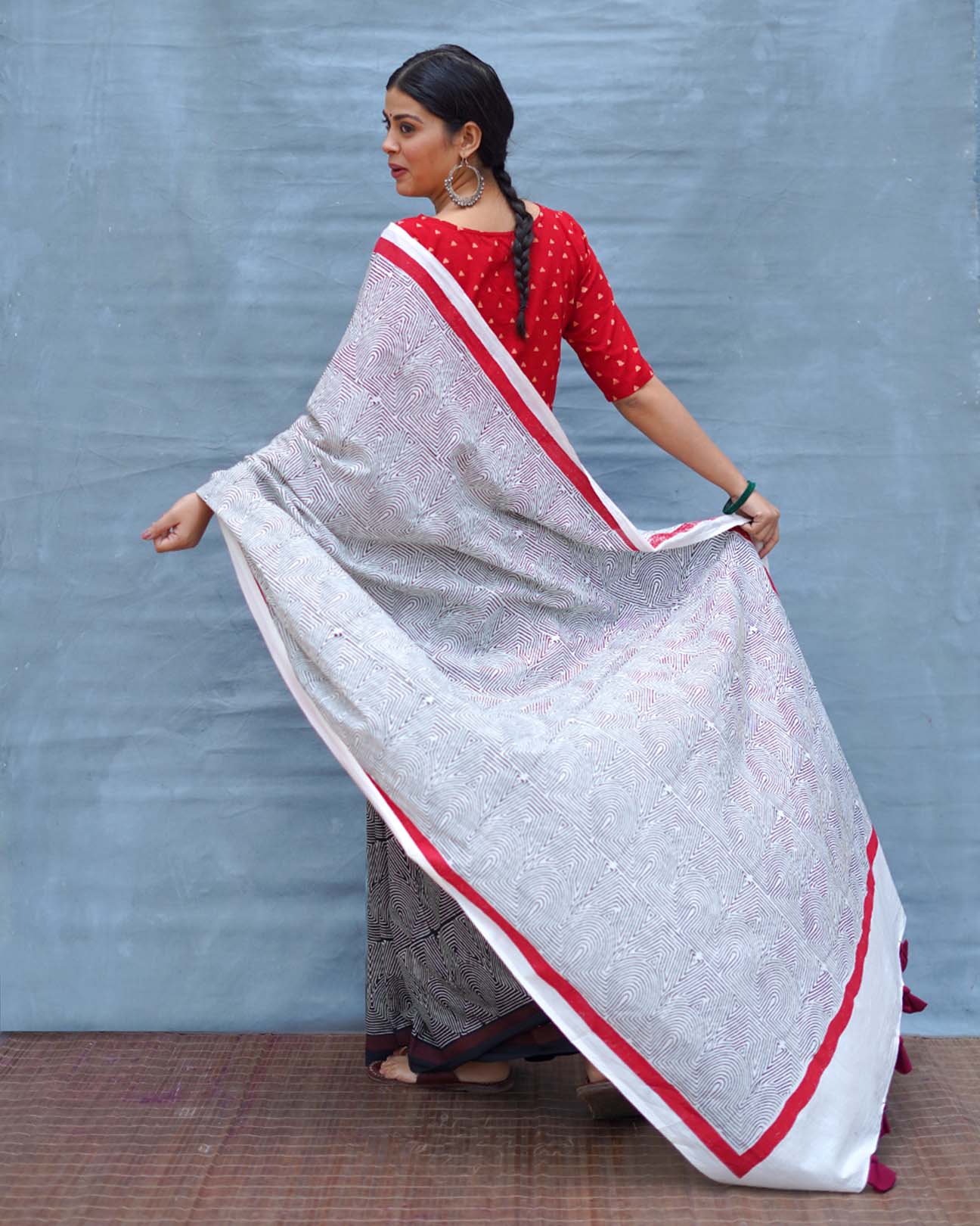 Vintage Poem Black & White Handblock Print Cotton Saree - MIS