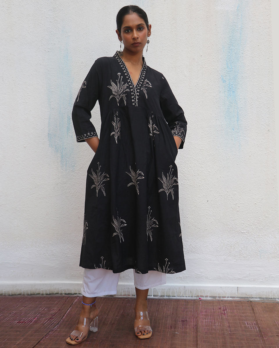 Kurtis | Kurtis Design | Kurti designs for women | Kurtis tops for women | Kurti new design | Chidiyaa