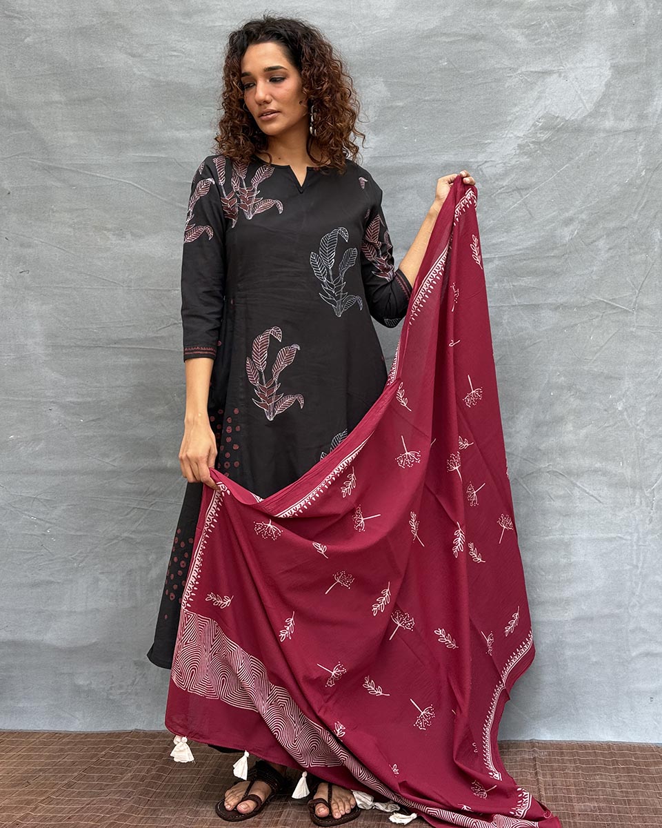 Flicker of Fireflies Blockprinted Cotton Dupatta