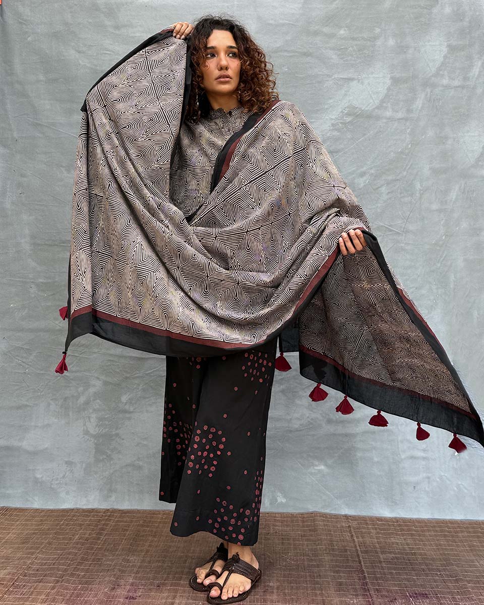 Winterâ€™s Veil Blockprinted Cotton Dupatta