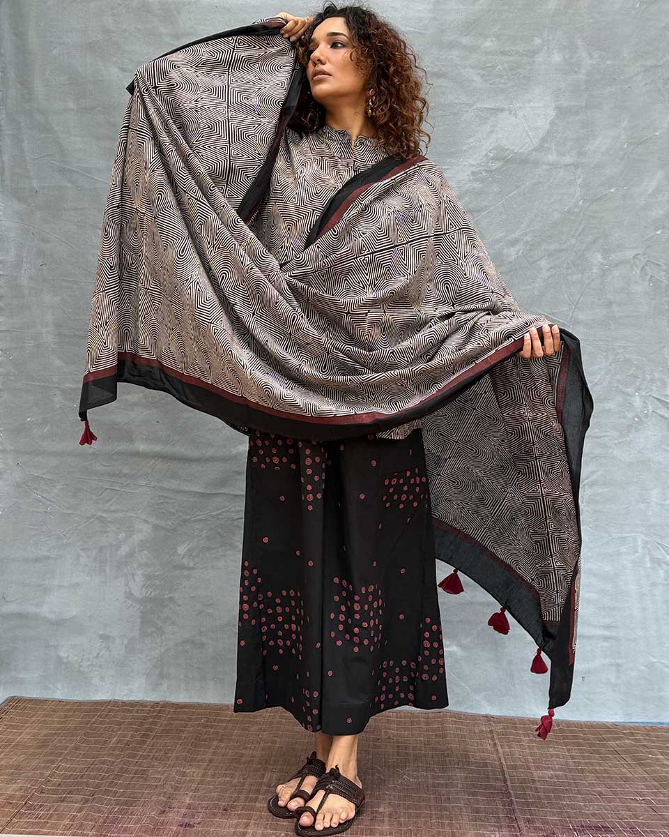 Winterâ€™s Veil Blockprinted Cotton Dupatta