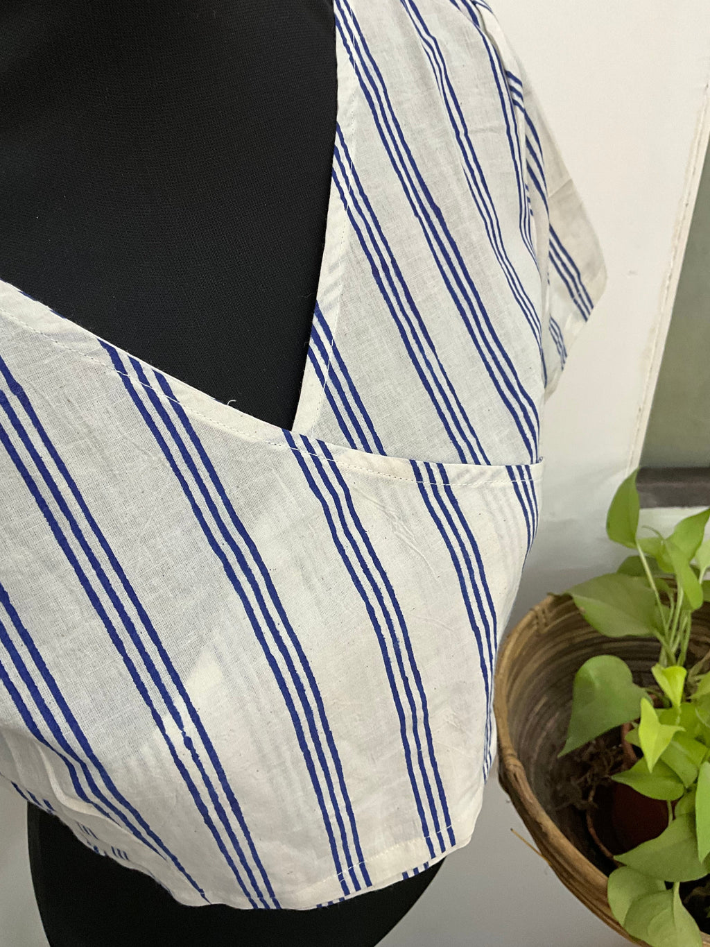 Aabha White Handblock Print Cotton Blouse - Noor