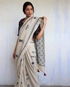 Sarees | Saree for women | saree for farewell | Saree for wedding | Saree poses | Cotton Saree | Chidiyaa