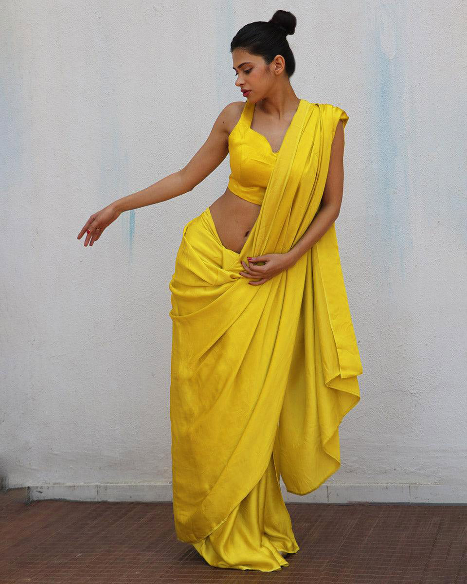 sarees for women | saree poses | saree for wedding