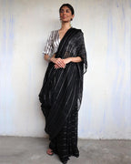 linen sarees | Sarees | Saree poses | Saree for women | saree online | Saree for farewell | Chidiyaa