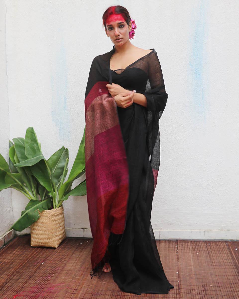 Maheshwari Black Handwoven Linen Saree - Kaali