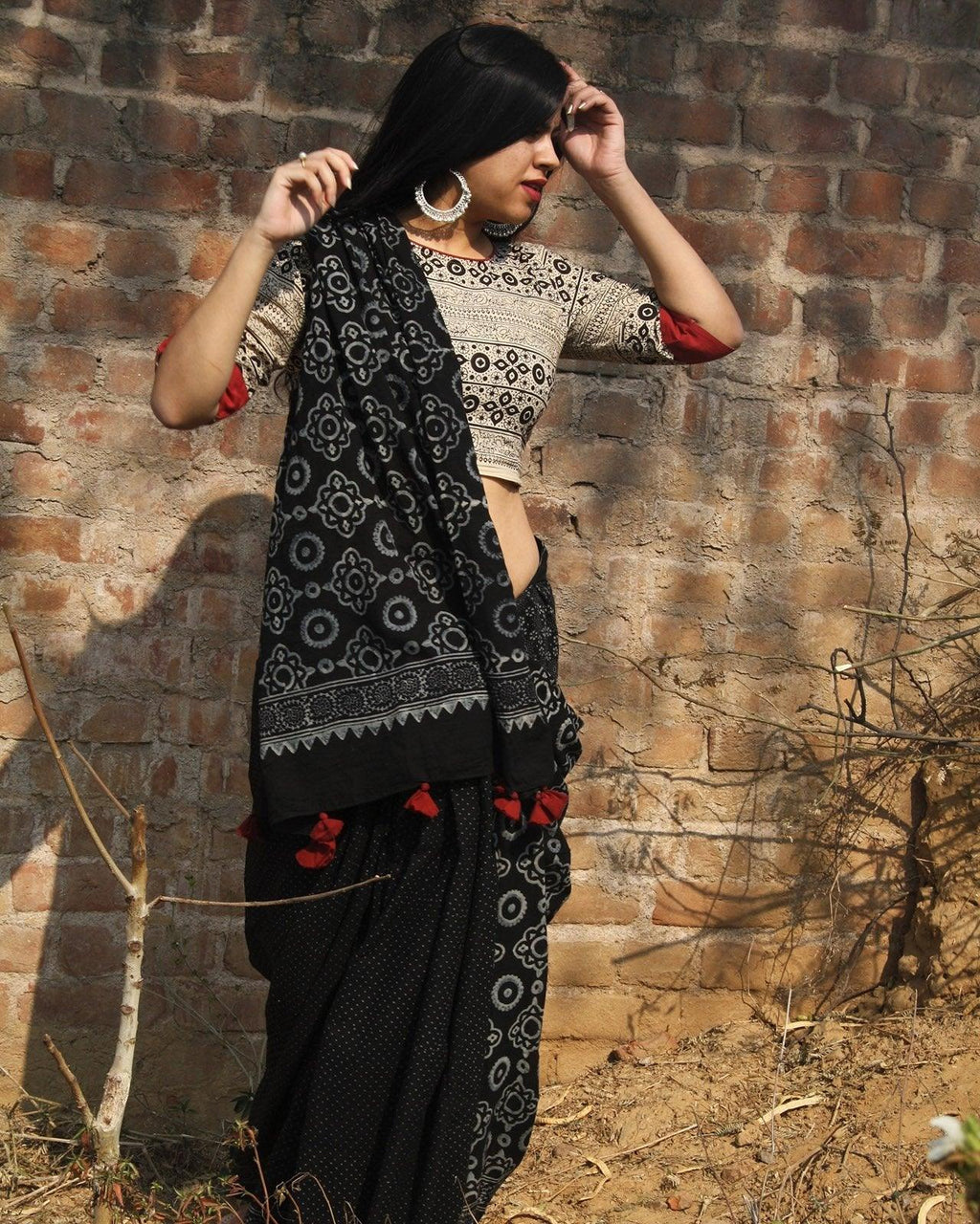 Black Cotton Saree | saree poses | saree online | Black Saree Cotton | Chidiyaa