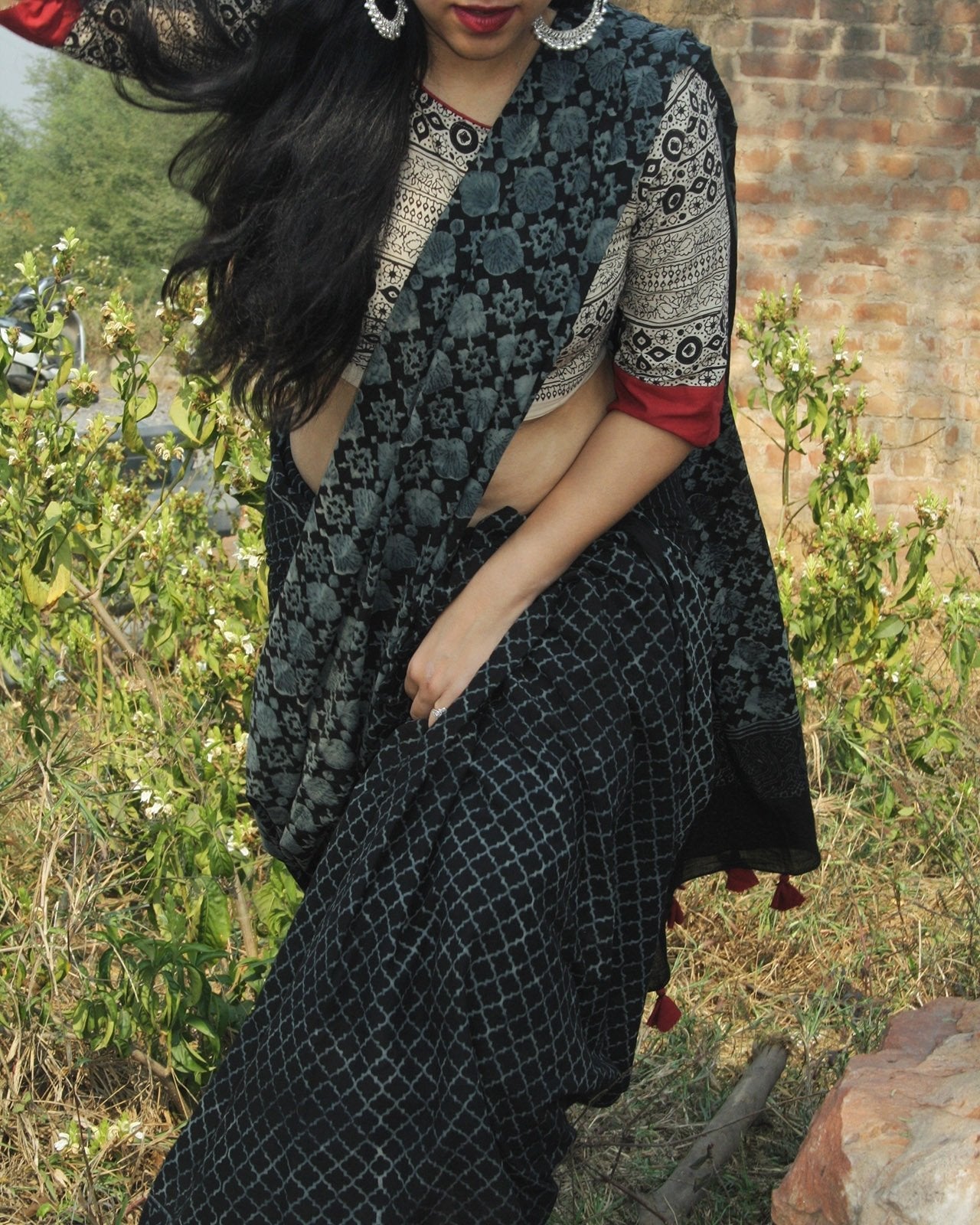 Black Cotton Saree | mul mul cotton saree | Cotton saree online | Black Saree Cotton | Chidiyaa