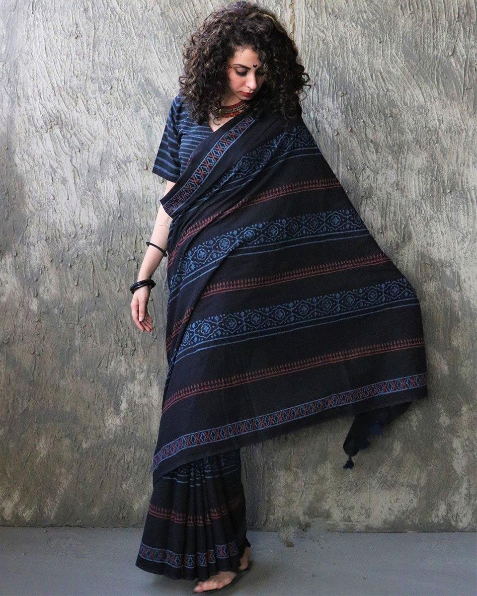 saree poses | saree hairstyles | saree for women | sarees | cotton saree black | chidiyaa