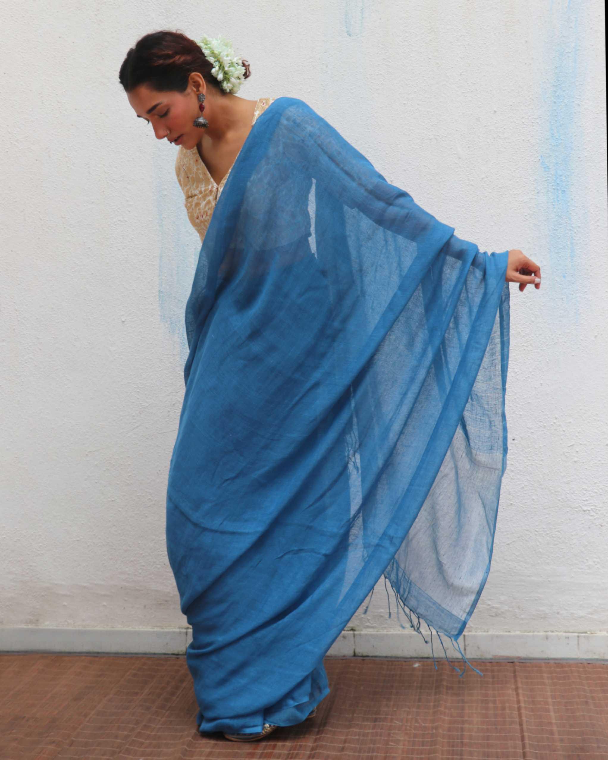 Barkha Blue Handwoven Linen Zari Saree - Jheel