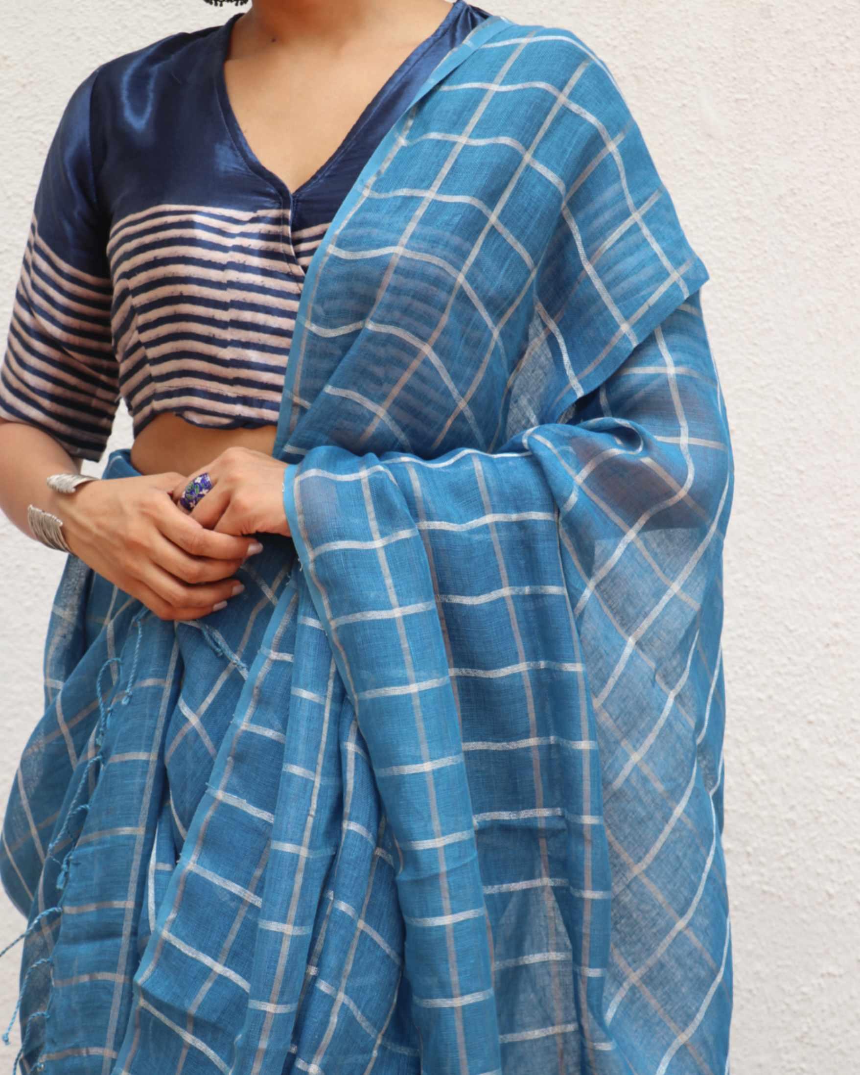 Meen Blue Handwoven Linen Zari Saree - Jheel