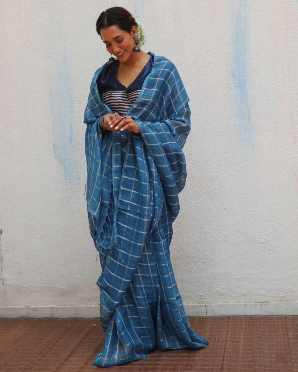 Meen Blue Handwoven Linen Zari Saree - Jheel